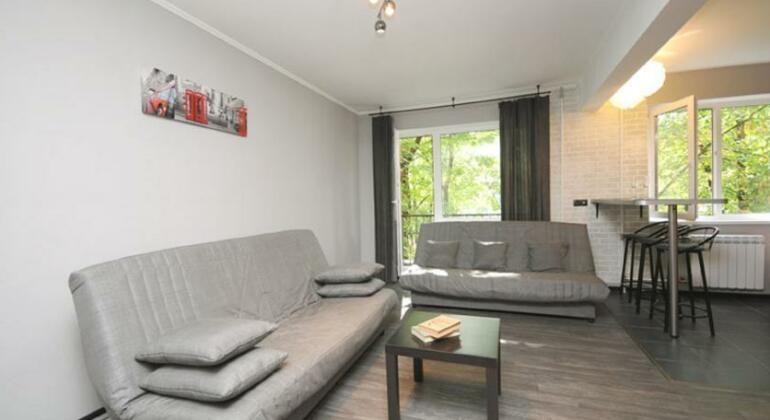 Loft78 Red Doors Apartment - Photo4