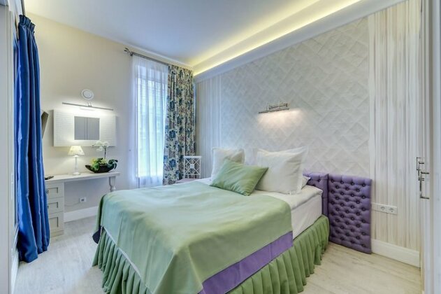 Luxury Apartments at Nevsky 22 - Photo2