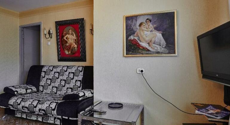 Metro Pr Bolshevikov apartament - Photo4