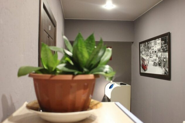 Three Capitals Hostel - Photo2