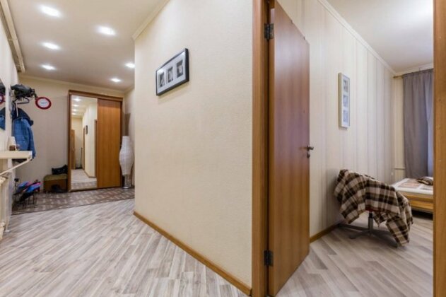 U Metro Narvskaya Apartment - Photo4