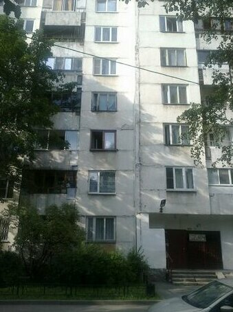 U Metro Prosvescheniya Apartments