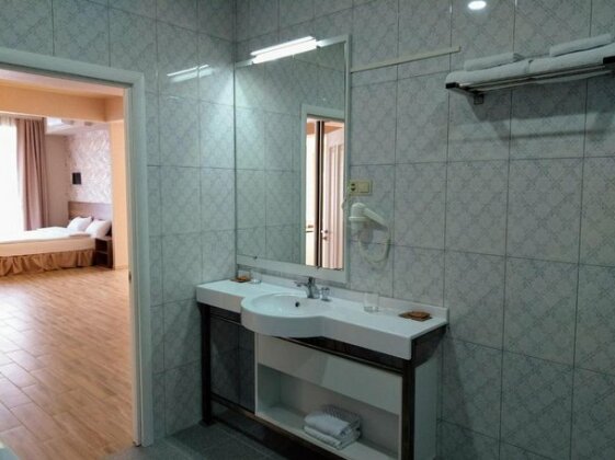 Central Inn Conference Hotel - Photo2