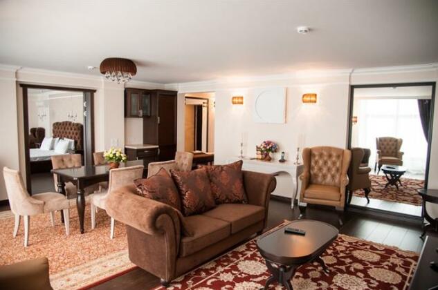 Continent Hotel - Photo2