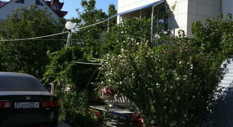 Guest House Parus Sukko - Photo3