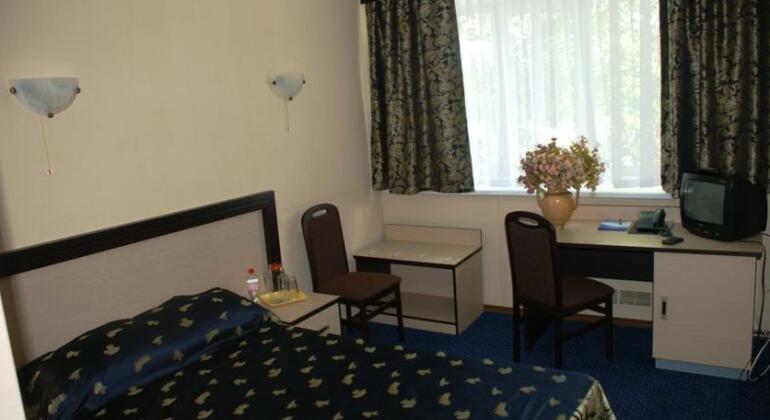 Polet Hotel Surgut - Photo4