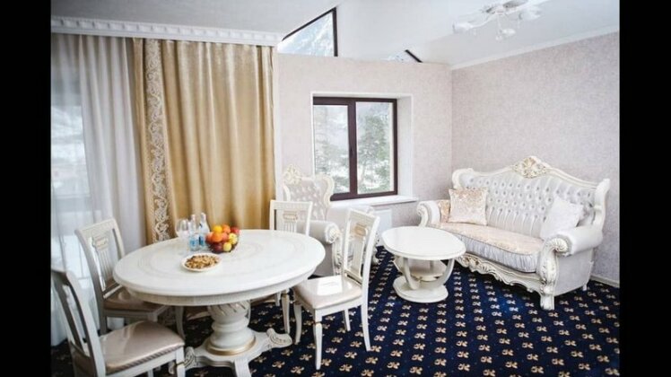 Elbrus Plaza Hotel - Photo2