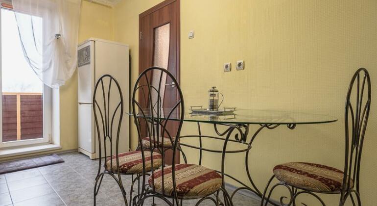 Apartment Na Molodezhnom - Photo2