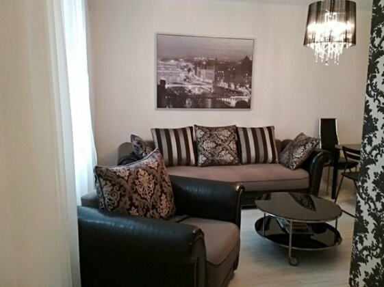 Black&White Apartments - Photo4