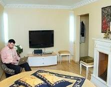 Holiday House Apartments - Photo2