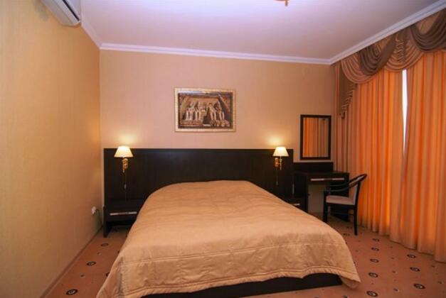 Profit Hotel