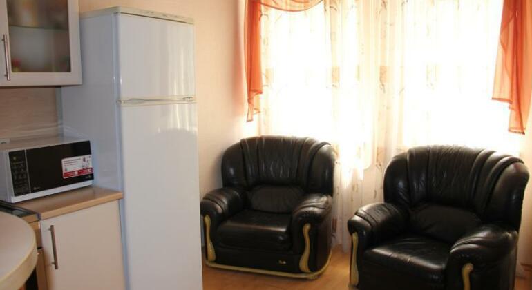 Apartment On 50let Oktyabrya 3/1 - Photo2