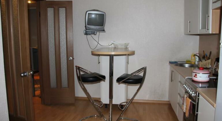Apartment On 50let Oktyabrya 3/1 - Photo4