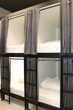Atmosphere Capsule Hostel - Photo3