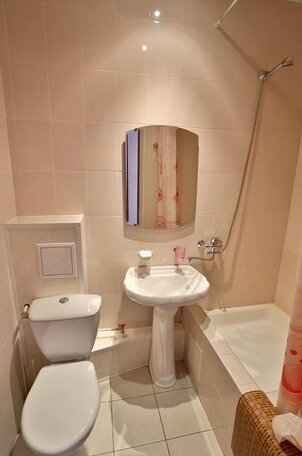 Neftyanik Hotel Tyumen - Photo3