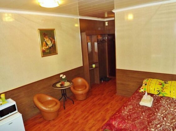 Eight Guests Hotel Ukhta - Photo4