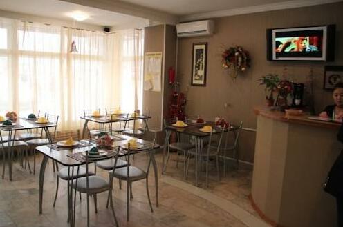Galas Hotel - Photo2