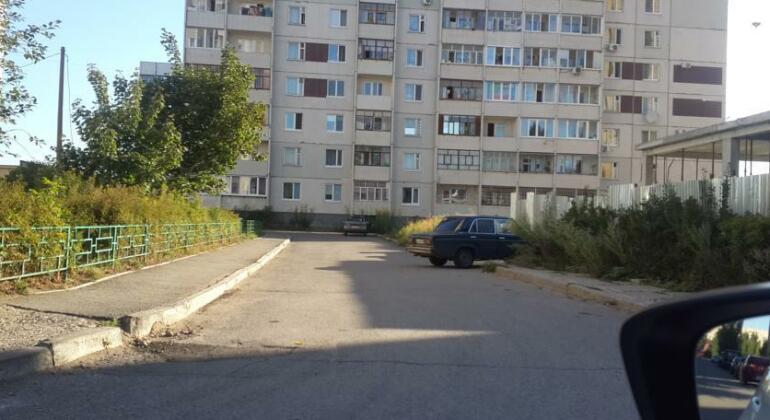 Apartment at prospekt Vracha Surova 35