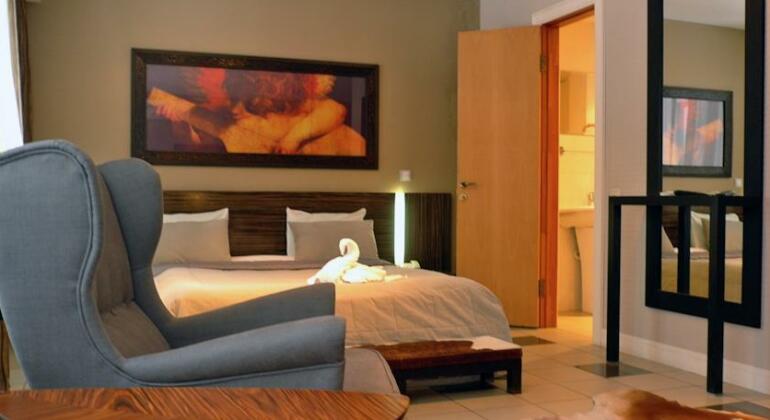 Vania Rooms Hotel - Photo2