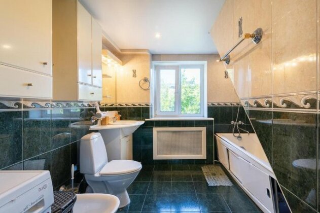 2 Level 4bd 2ba Downtown Apartment - Photo3