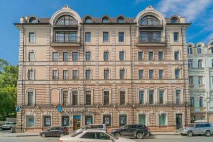 Apartments on 51 Svetlanskaya street