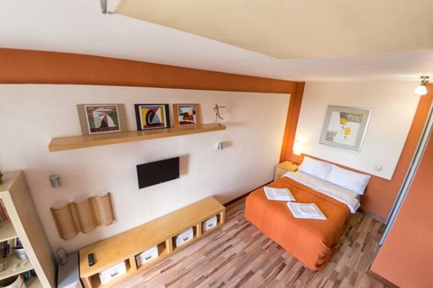 BGHouse Apartments - Photo4