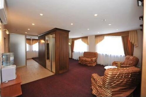 Neftyanik Hotel - Photo2