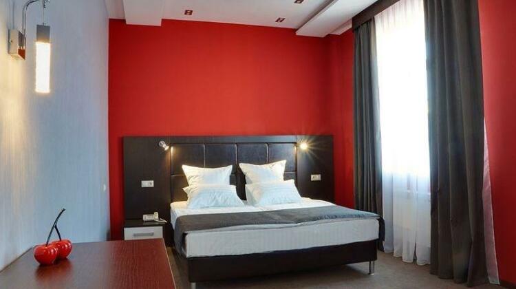 Prestige Hotel Seven Kings - Photo2