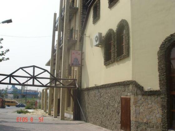 Photo 1