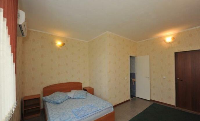 U Sajyan Mini-Hotel - Photo3