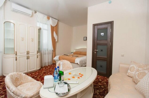 Hotel TriA - Photo2