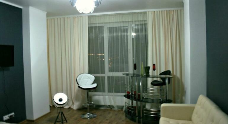 Apartment in the Center on Prospekt Revolyutsii - Photo3