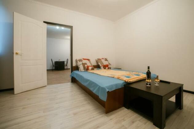 White House Apartments - Photo4