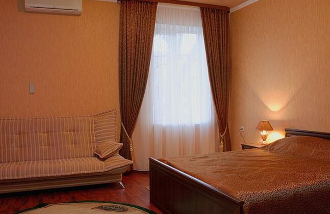 Russ Hotel Yessentuki - Photo2