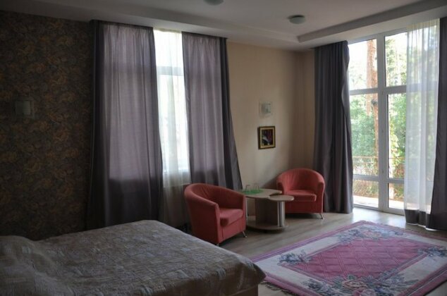 Thedom Guest House - Photo2