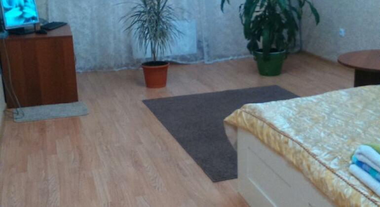 Apartment Proezd Veteranov 10