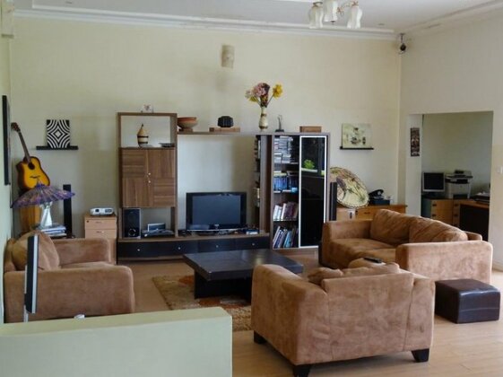 Yambi Guesthouse - Photo4