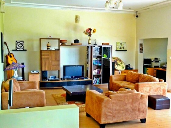 Yambi Guesthouse - Photo5