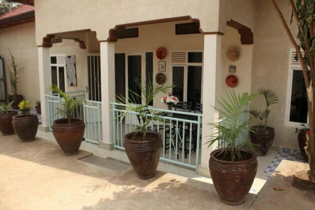 Happy Home & Dine - Photo2