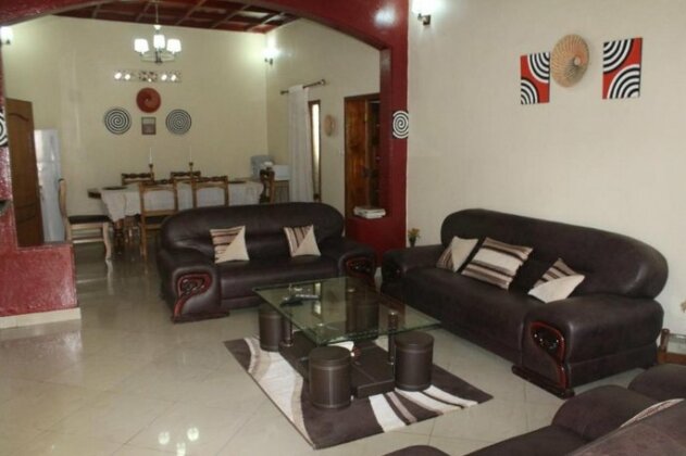 Happy Home & Dine - Photo3
