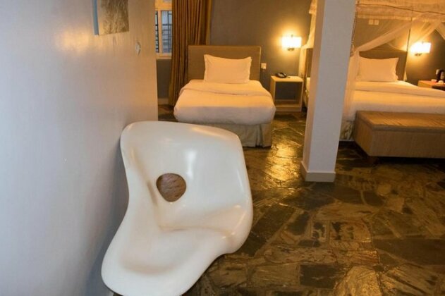La Villa Cafe & Suites - Photo4