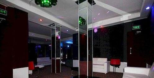 Mirror Hotel - Photo5