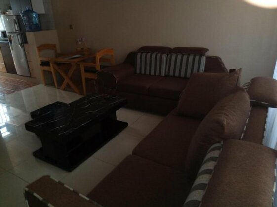 The Crib Serviced - Photo4