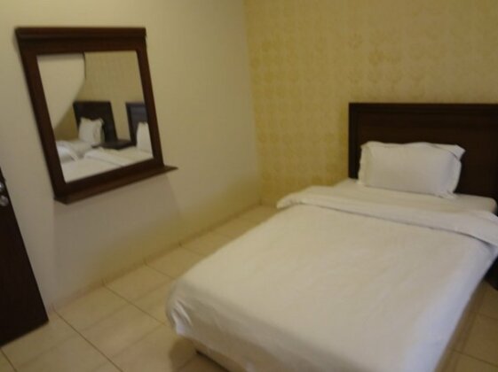 Al Berwaz Hotel Suites - Photo2