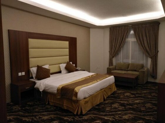 Crown Glory Hotel Suites - Photo5