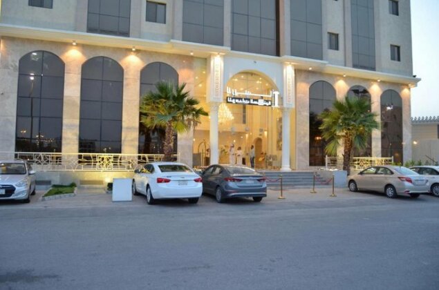 Larissa Suites - Photo2