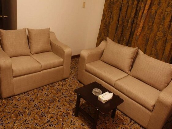 Royal El Naser Hotel - Photo2