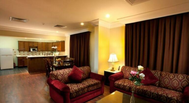 The Palace Suites - Photo3