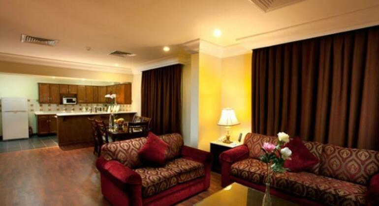 The Palace Suites - Photo4