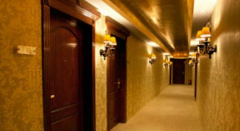 The Palace Suites - Photo5